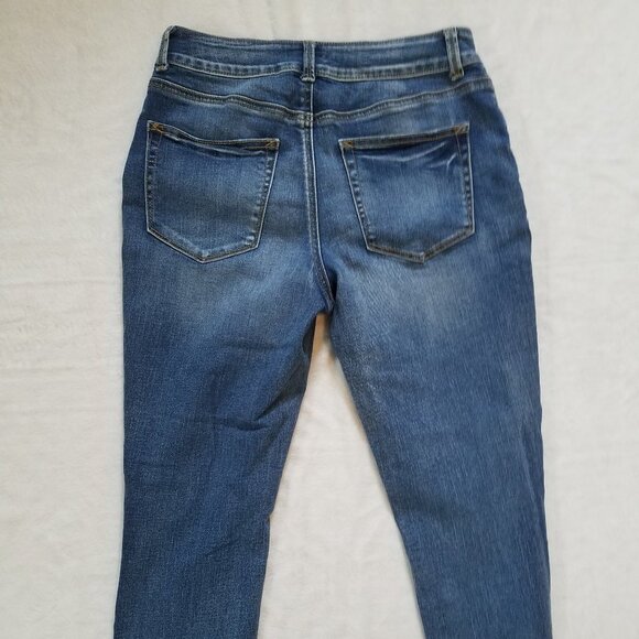 Maurices Distressed Denim high rise Jeans M short - Picture 6 of 7